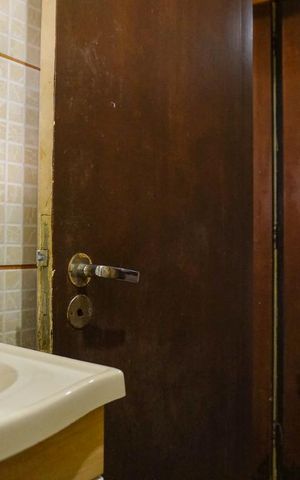 Casa de condomínio à venda com 366m², 5 quartos e 4 vagas Casa de condomínio à venda com 366m², 5 quartos e 4 vagasBanheiro de Serviço