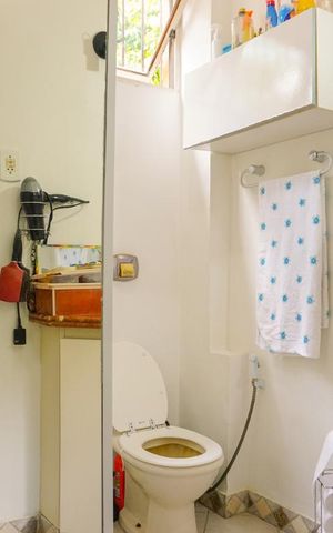 Casa de condomínio à venda com 366m², 5 quartos e 4 vagas Casa de condomínio à venda com 366m², 5 quartos e 4 vagasBanheiro da Suíte