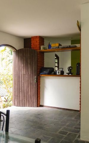 Casa de condomínio à venda com 366m², 5 quartos e 4 vagas Casa de condomínio à venda com 366m², 5 quartos e 4 vagasSala 2/Cozinha