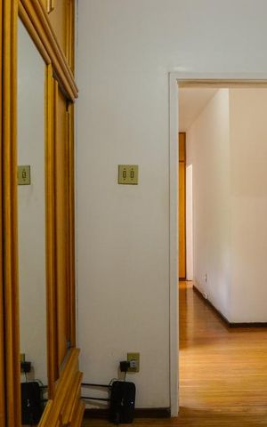 Casa de condomínio à venda com 366m², 5 quartos e 4 vagas Casa de condomínio à venda com 366m², 5 quartos e 4 vagasSuíte