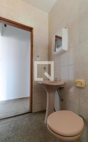 Casa para alugar com 90m², 3 quartos e 2 vagas Casa para alugar com 90m², 3 quartos e 2 vagasBanheiro
