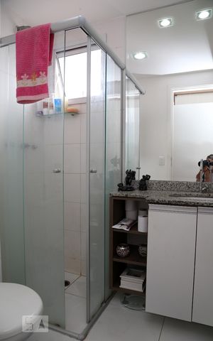 Apartamento à venda com 70m², 2 quartos e 2 vagasBanheiro da Suíte 