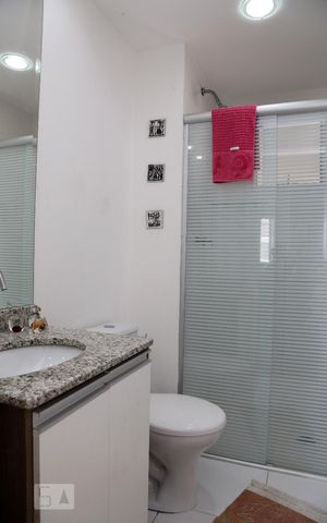 Apartamento à venda com 70m², 2 quartos e 2 vagasBanheiro Social 