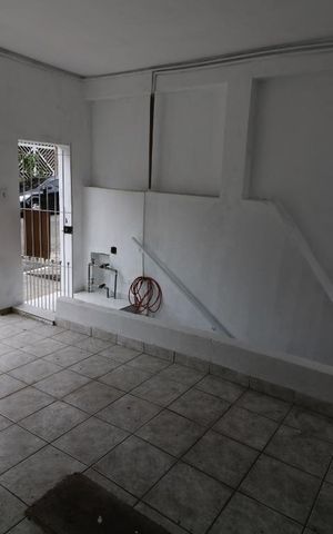Casa à venda com 220m², 8 quartos e 2 vagasGaragem