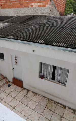Casa à venda com 220m², 8 quartos e 2 vagasCasa dos fundos