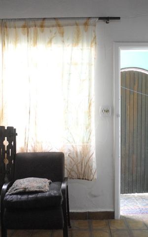 Casa à venda com 113m², 4 quartos e 2 vagasSala
