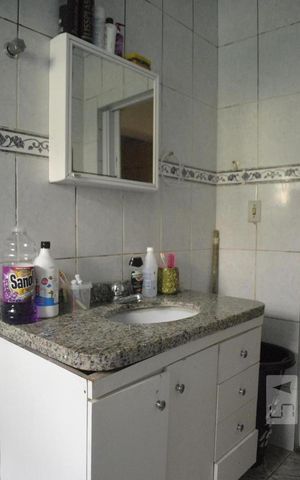 Casa à venda com 113m², 4 quartos e 2 vagasBanheiro