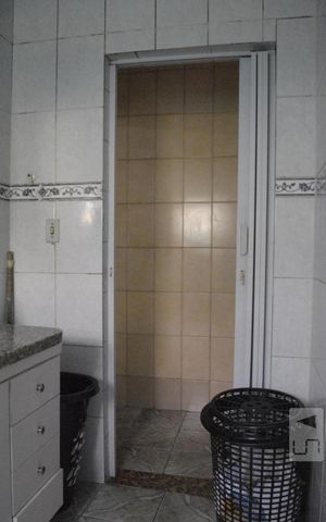 Casa à venda com 113m², 4 quartos e 2 vagasBanheiro
