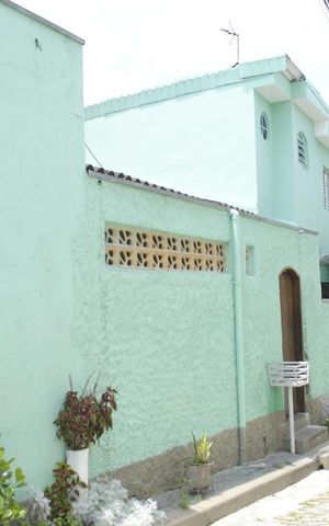 Casa à venda com 113m², 4 quartos e 2 vagasFachada