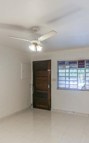 Casa à venda com 100m², 3 quartos e 1 vaga Casa à venda com 100m², 3 quartos e 1 vagaSala de Estar