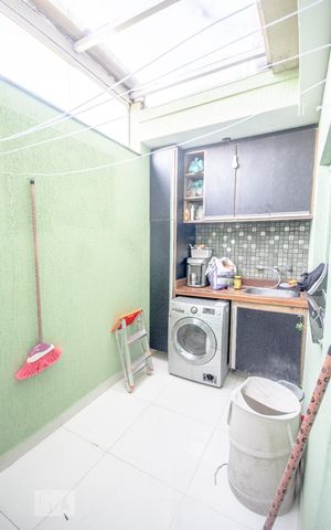 Casa de condomínio à venda com 111m², 3 quartos e 2 vagasÁrea de Serviço