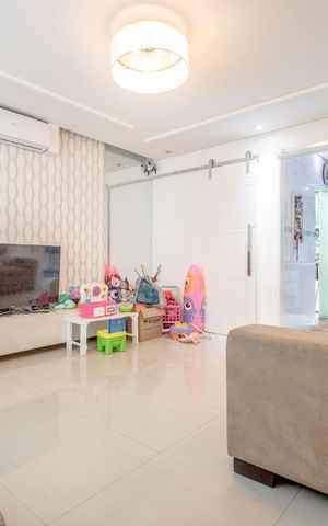 Casa de condomínio à venda com 111m², 3 quartos e 2 vagasSala
