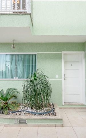 Casa de condomínio à venda com 111m², 3 quartos e 2 vagasFachada