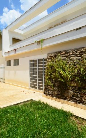 Casa à venda com 750m², 3 quartos e 5 vagasÁrea Externa