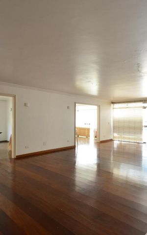Casa à venda com 750m², 3 quartos e 5 vagasSala