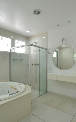 Casa à venda com 750m², 3 quartos e 5 vagasBanheiro 1