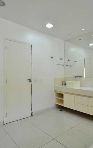 Casa à venda com 750m², 3 quartos e 5 vagasBanheiro 1