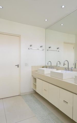 Casa à venda com 750m², 3 quartos e 5 vagasBanheiro 2