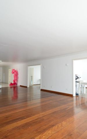 Casa à venda com 750m², 3 quartos e 5 vagasSala