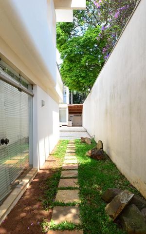 Casa à venda com 750m², 3 quartos e 5 vagasÁrea Externa
