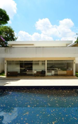 Casa à venda com 750m², 3 quartos e 5 vagasPiscina