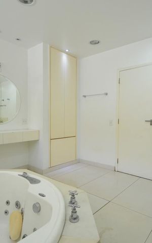 Casa à venda com 750m², 3 quartos e 5 vagasBanheiro 1