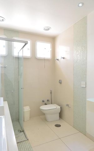 Casa à venda com 750m², 3 quartos e 5 vagasBanheiro 2