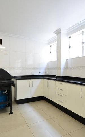 Casa à venda com 750m², 3 quartos e 5 vagasBanheiro