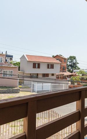 Casa à venda com 288m², 3 quartos e 4 vagas Casa à venda com 288m², 3 quartos e 4 vagasVaranda da Sala de Estar
