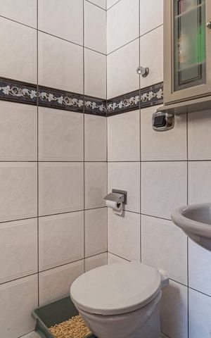 Casa à venda com 288m², 3 quartos e 4 vagas Casa à venda com 288m², 3 quartos e 4 vagasLavabo