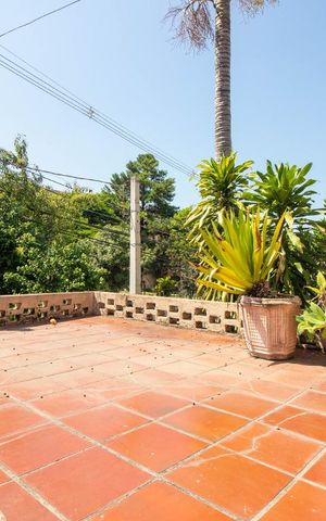 Casa à venda com 363m², 3 quartos e 1 vaga Casa à venda com 363m², 3 quartos e 1 vagaSacada