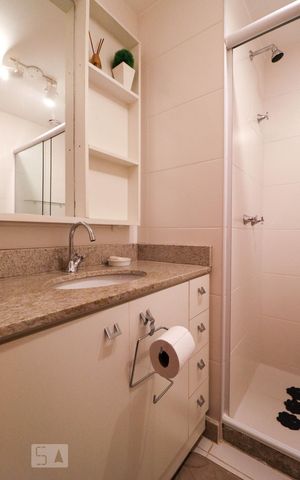 Apartamento à venda com 76m², 2 quartos e 1 vaga Apartamento à venda com 76m², 2 quartos e 1 vagaBanheiro