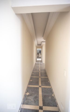 Casa à venda com 900m², 8 quartos e 10 vagas Casa à venda com 900m², 8 quartos e 10 vagasCorredor