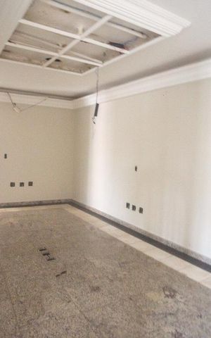 Casa à venda com 900m², 8 quartos e 10 vagas Casa à venda com 900m², 8 quartos e 10 vagasQuarto 5