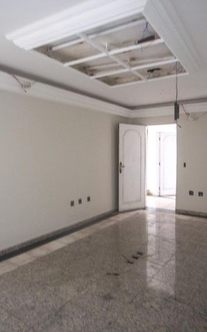 Casa à venda com 900m², 8 quartos e 10 vagas Casa à venda com 900m², 8 quartos e 10 vagasQuarto 5