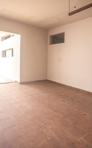 Casa à venda com 900m², 8 quartos e 10 vagas Casa à venda com 900m², 8 quartos e 10 vagasGaragem