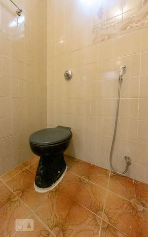 Casa para alugar com 76m², 2 quartos e sem vagaBanheiro Social