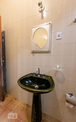Casa para alugar com 76m², 2 quartos e sem vagaBanheiro Social
