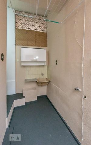 Casa para alugar com 76m², 2 quartos e sem vagaÁrea de Serviço