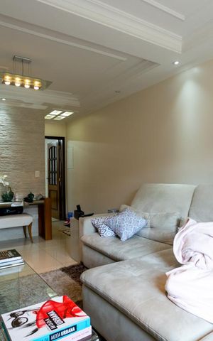 Casa à venda com 200m², 3 quartos e 6 vagas Casa à venda com 200m², 3 quartos e 6 vagasSala