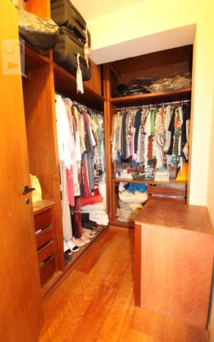 Apartamento à venda com 180m², 4 quartos e 3 vagasCloset