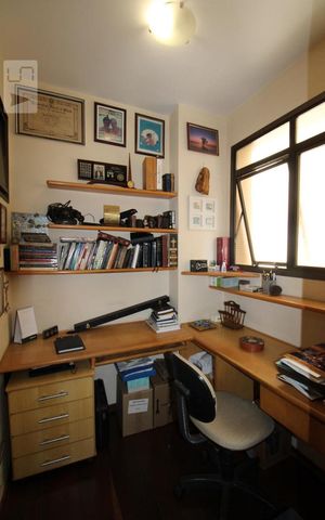 Apartamento à venda com 180m², 4 quartos e 3 vagasEscritório