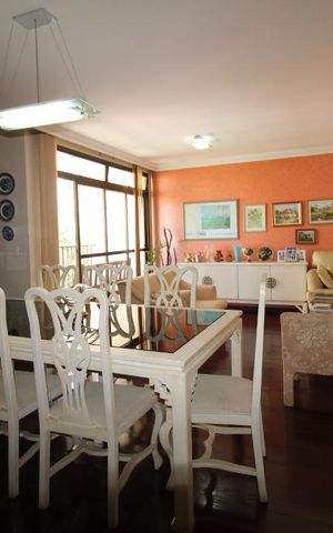 Apartamento à venda com 180m², 4 quartos e 3 vagasSala