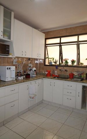 Apartamento à venda com 180m², 4 quartos e 3 vagasCozinha