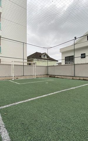 Apartamento à venda com 135m², 3 quartos e 2 vagas Apartamento à venda com 135m², 3 quartos e 2 vagasÁrea comum - campo de futebol