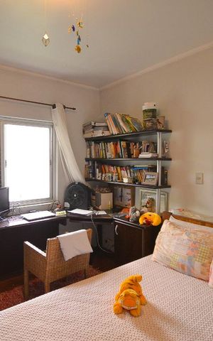 Casa à venda com 345m², 5 quartos e 4 vagas Casa à venda com 345m², 5 quartos e 4 vagasQuarto 3