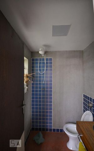 Casa à venda com 345m², 5 quartos e 4 vagas Casa à venda com 345m², 5 quartos e 4 vagasBanheiro de Serviço