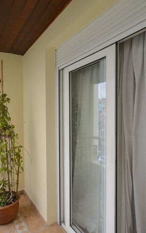 Casa à venda com 345m², 5 quartos e 4 vagas Casa à venda com 345m², 5 quartos e 4 vagasVaranda Quarto 4