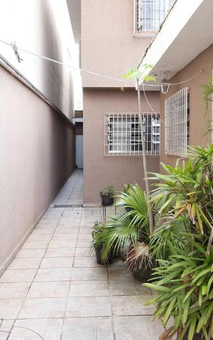 Casa à venda com 193m², 3 quartos e 2 vagasQuintal