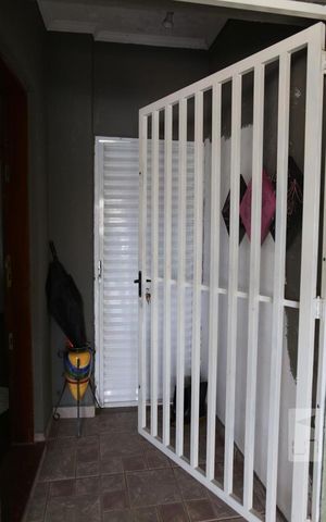 Casa à venda com 193m², 3 quartos e 2 vagasHall